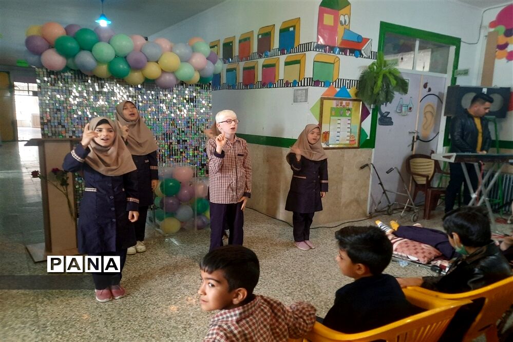 بزرگداشت روز جهانی معلولان در دبستان ایثار ابرکوه