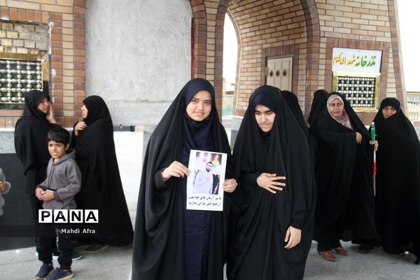 برگزاری اجتماع چند هزار نفری دانش‌آموزان و اقشار مختلف مردم شهرستان بهبهان