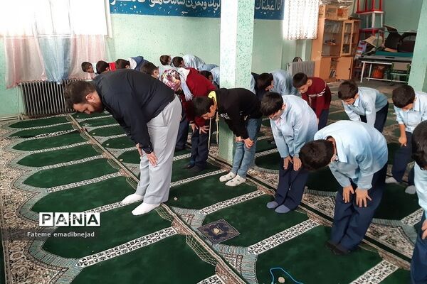 برگزاری و آموزش نماز جماعت در مدارس ابتدایی رودهن