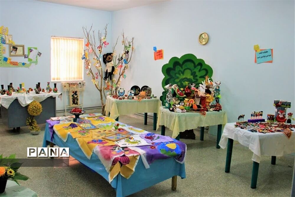 افتتاح نمایشگاه صنایع‌دستی و فعالیت‌های هنری مراکز توانبخشی معلولان ابرکوه