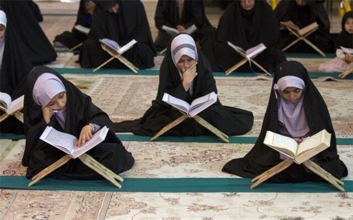توزیع بسته و اقلام فرهنگی بین مراکز دارالقرآن‌الکریم
