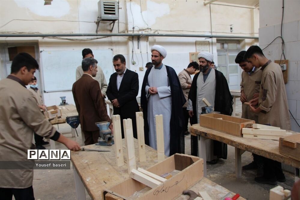 برگزاری طرح «دوشنبه‌های نماز» در هنرستان شهید رجایی ناحیه یک یزد