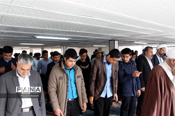 برگزاری طرح «دوشنبه‌های نماز» در هنرستان شهید رجایی ناحیه یک یزد