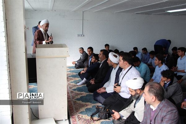 برگزاری طرح «دوشنبه‌های نماز» در هنرستان شهید رجایی ناحیه یک یزد