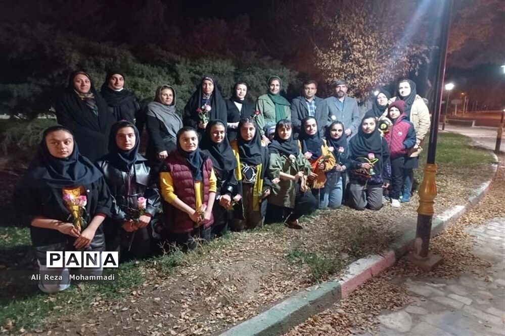 درخشش دانش‌آموزان آباده در مسابقات قهرمانی والیبال