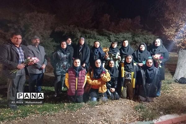 درخشش دانش‌آموزان آباده در مسابقات قهرمانی والیبال