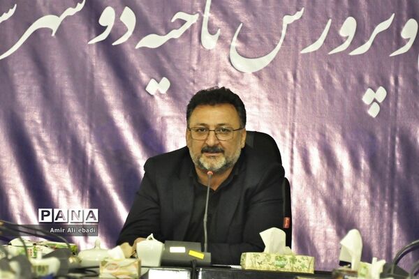 دیدار صمیمی دانش‌آموزان دبستان صمدایی با مدیر آموزش و پرورش ناحیه 2 ساری