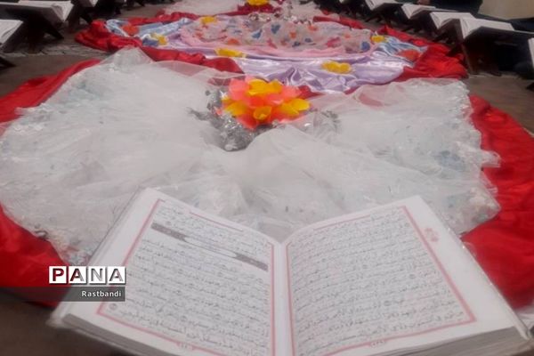 محفل انس با قرآن در دبیرستان وحدت منطقه ۱۳