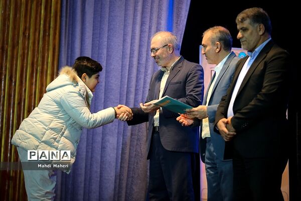 بیست و پنجمین دوره معلم پژوهنده، پژوهشگران برتر و دانش‌آموزان برگزیده