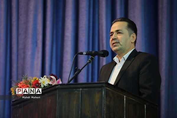 بیست و پنجمین دوره معلم پژوهنده، پژوهشگران برتر و دانش‌آموزان برگزیده