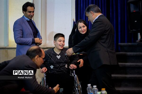 بیست و پنجمین دوره معلم پژوهنده، پژوهشگران برتر و دانش‌آموزان برگزیده
