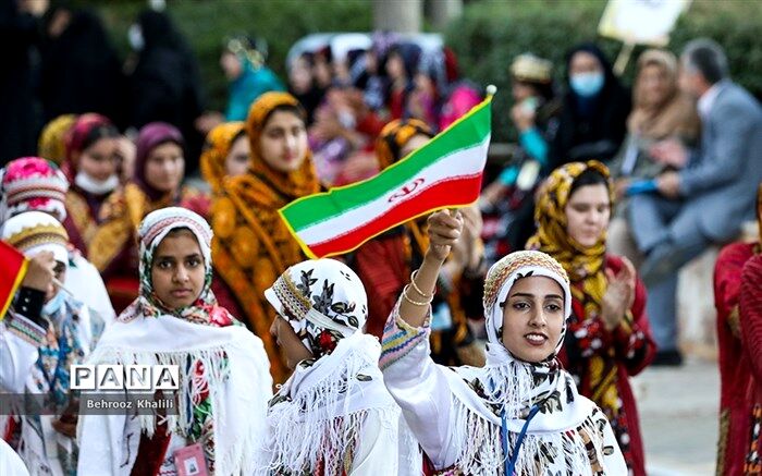 همه باید کمک کنند تا استعدادهای دانش‌آموزان عشایر شکوفا شود