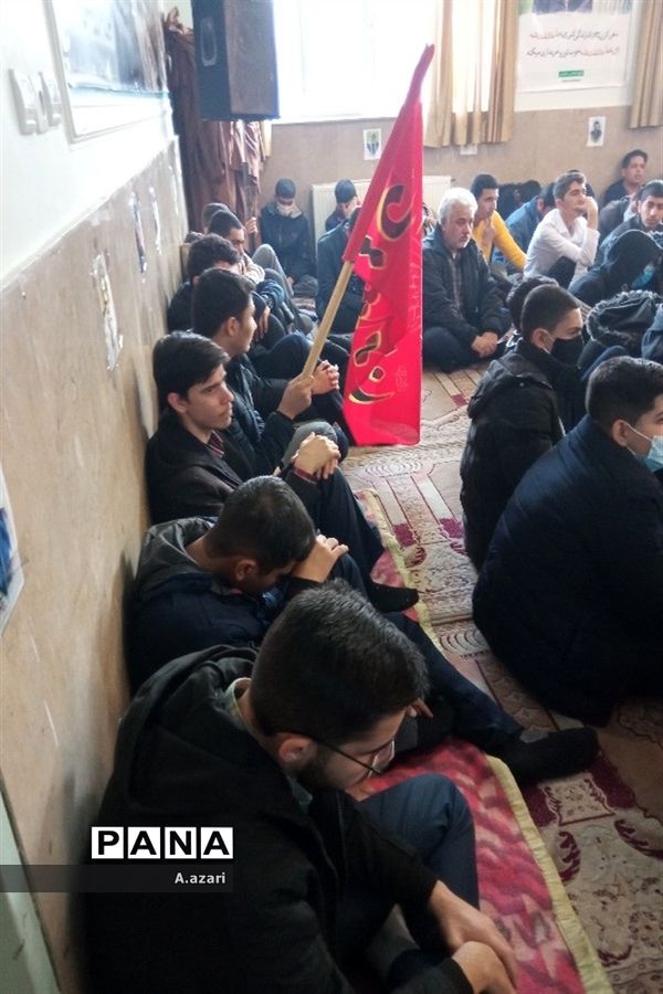 میزبانی دانش‌آموزان مدرسه معارف از شهید گمنام در شهرکرد