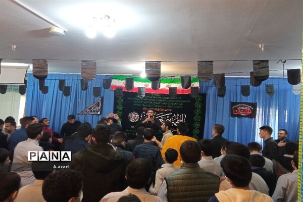 میزبانی دانش‌آموزان مدرسه معارف از شهید گمنام در شهرکرد