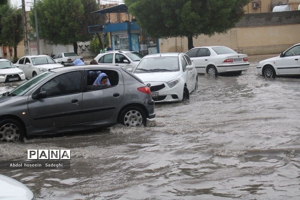بارش باران و آبگرفتگی معابر در بوشهر