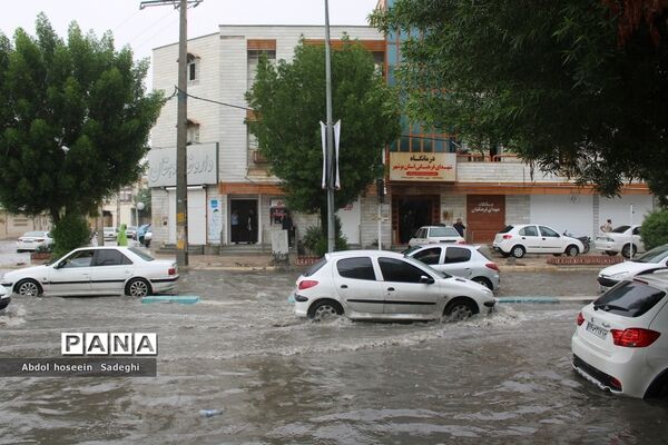 بارش باران و آبگرفتگی معابر در بوشهر
