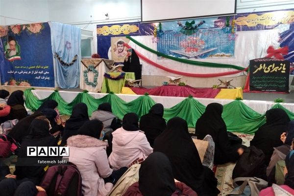 برگزاری جشن هفته قرآن و عترت در دبیرستان شاهد فیض ناحیه 3 شیراز