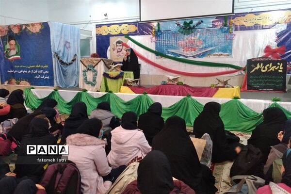 برگزاری جشن هفته قرآن و عترت در دبیرستان شاهد فیض ناحیه 3 شیراز