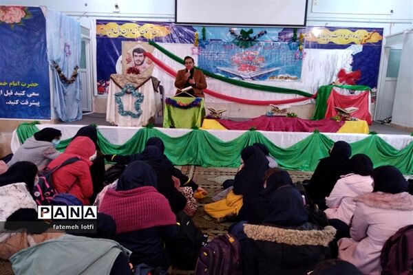 برگزاری جشن هفته قرآن و عترت در دبیرستان شاهد فیض ناحیه 3 شیراز