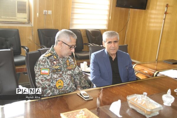 دیدار فرمانده پدافندهوایی با سرپرست آموزش و پرورش بهبهان