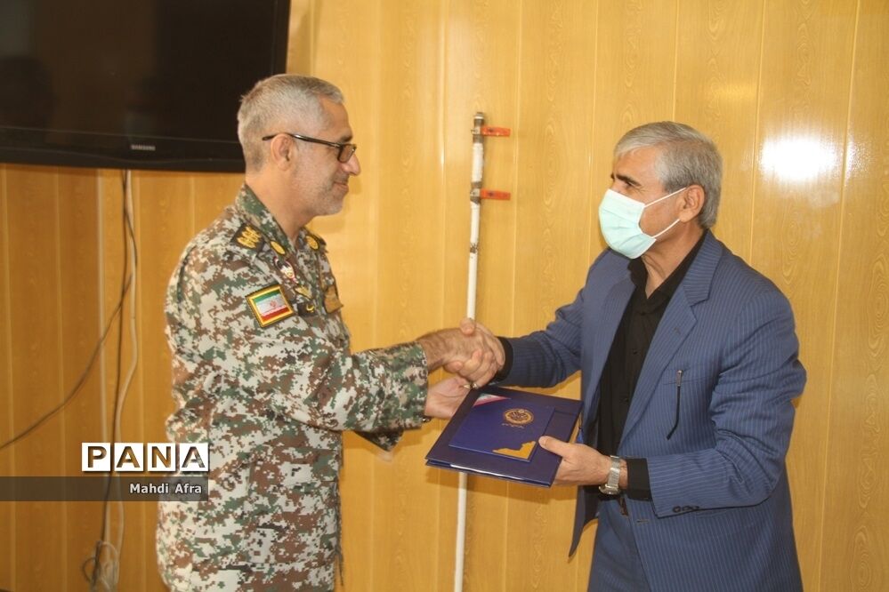 دیدار فرمانده پدافندهوایی با سرپرست آموزش و پرورش بهبهان