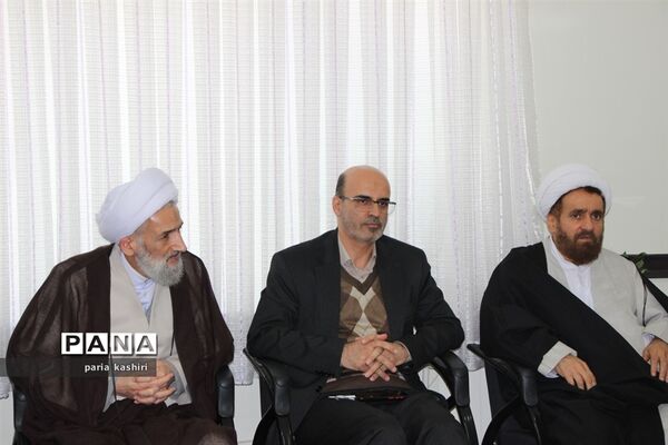 برگزاری نماز جماعت در دبیرستان صیاد شیرازی ساری