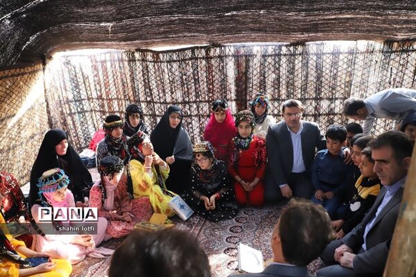 جشنواره فرهنگی هنری دانش‌آموزان عشایری استان کرمانشاه