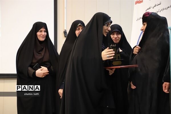 جشنواره فرهنگی هنری دانش‌آموزان عشایری استان کرمانشاه