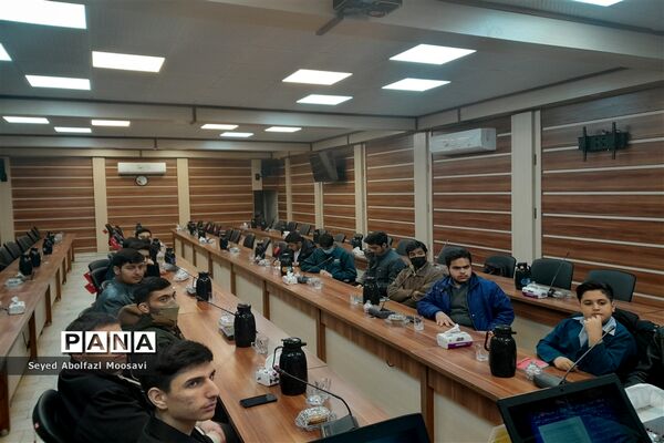 جلسه توجیهی شوراهای دانش‌آموزی ناحیه ۳ مشهد مقدس