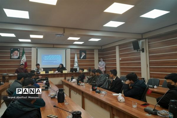 جلسه توجیهی شوراهای دانش‌آموزی ناحیه ۳ مشهد مقدس