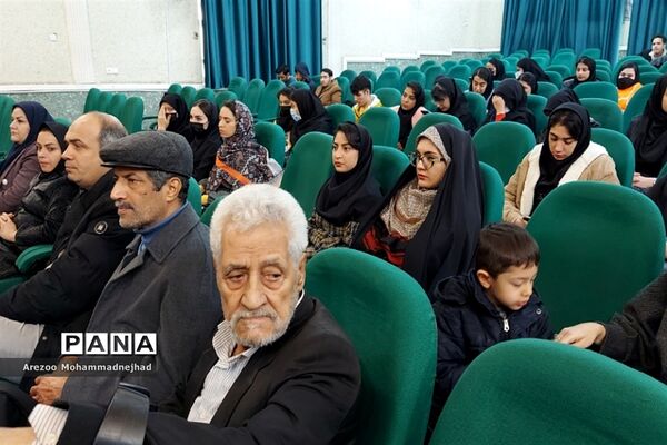 تقدیر از دانشجویان کارآفرین دانشگاه پیام نور شهرستان قرچک