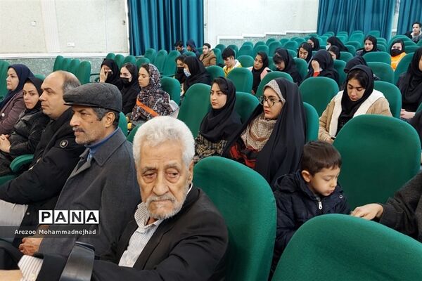 تقدیر از دانشجویان کارآفرین دانشگاه پیام نور شهرستان قرچک