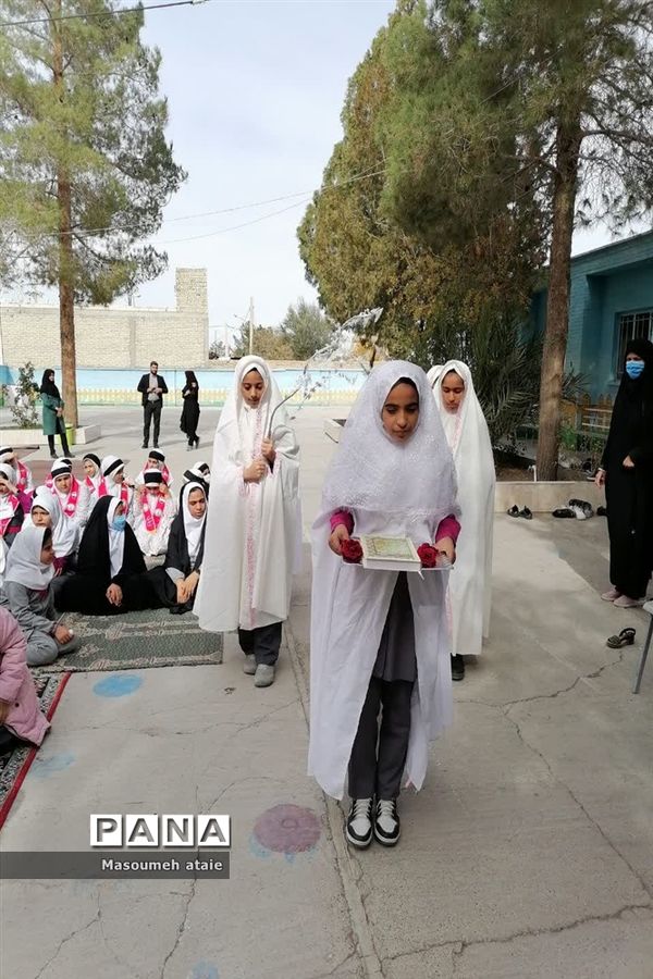 بازدید مدیر آموزش و پرورش شهرستان خاتم از دبستان حضرت زینب (س)