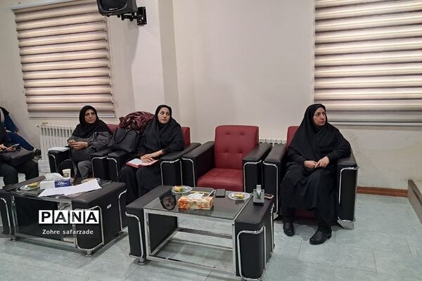 برگزاری کارگاه شناسایی اختلالات یادگیری ویژه  آموزگاران دوره اول  ابتدایی در آموزش و پرورش رودهن