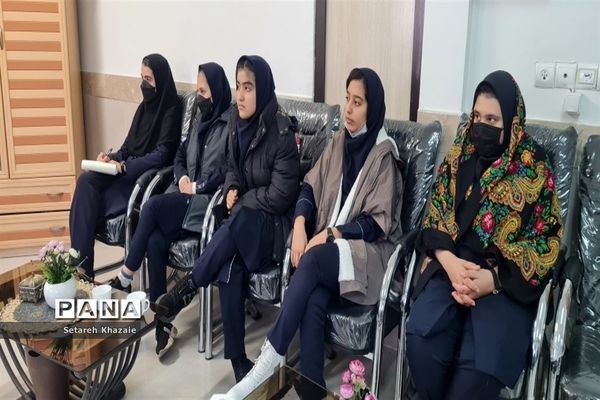 اولین جلسه شورای دانش‌آموزی دبیرستان یاس