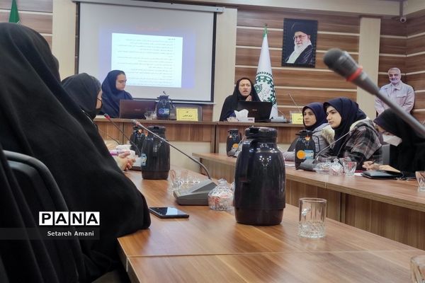 جلسه روسای شورای دانش‌آموزی ناحیه 3 مشهد