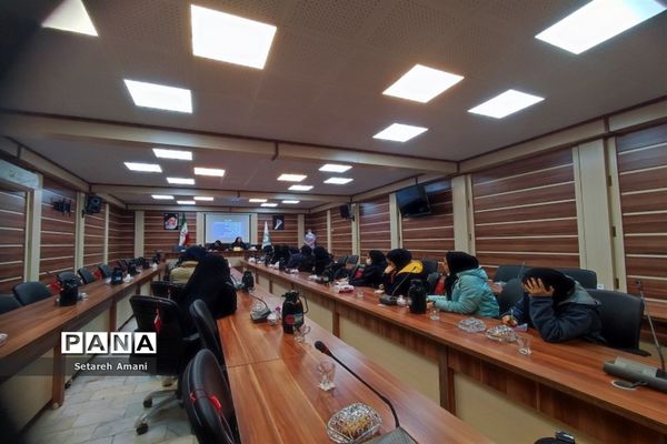 جلسه روسای شورای دانش‌آموزی ناحیه 3 مشهد