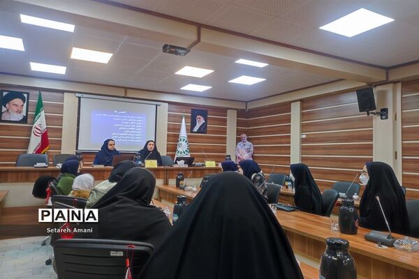 جلسه روسای شورای دانش‌آموزی ناحیه 3 مشهد