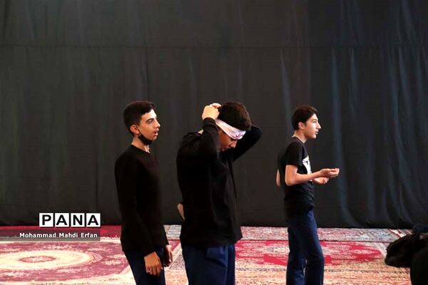 دانش‌آموزان آباده در سوگ حضرت فاطمه زهرا (س)