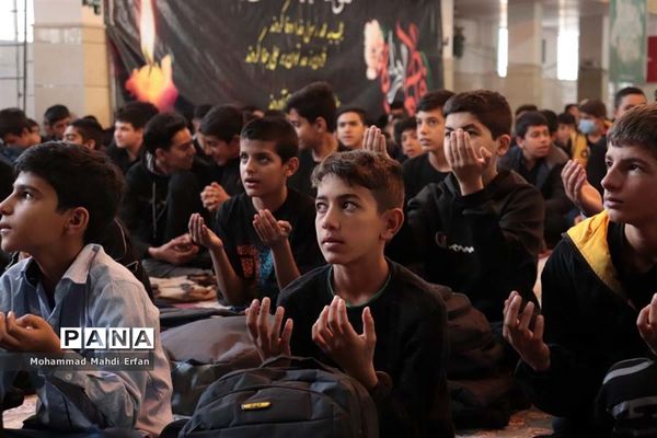 دانش‌آموزان آباده در سوگ حضرت فاطمه زهرا (س)