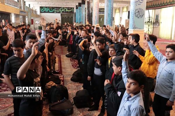 دانش‌آموزان آباده در سوگ حضرت فاطمه زهرا (س)