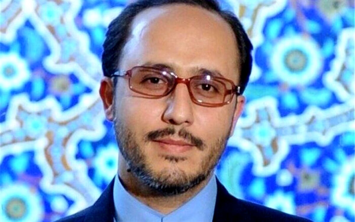 خلجی: باید تلاش کنیم آن تصویری که دشمن از ما ارائه می‌کند را بشکنیم