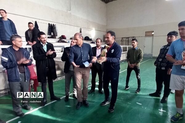 برگزاری مسابقات مرحله آموزشگاهی  والیبال در آموزش و پرورش رودهن