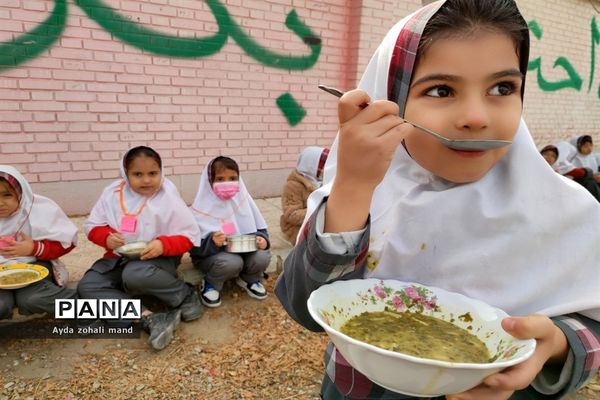 برگزاری مراسم ایام فاطمیه و برپایی ایستگاه صلواتی در مدرسه توفیق رباط کریم