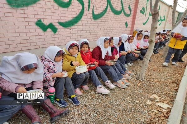 برگزاری مراسم ایام فاطمیه و برپایی ایستگاه صلواتی در مدرسه توفیق رباط کریم