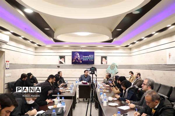 نشست خبری رئیس حوزه هنری انقلاب اسلامی آذربایجان شرقی