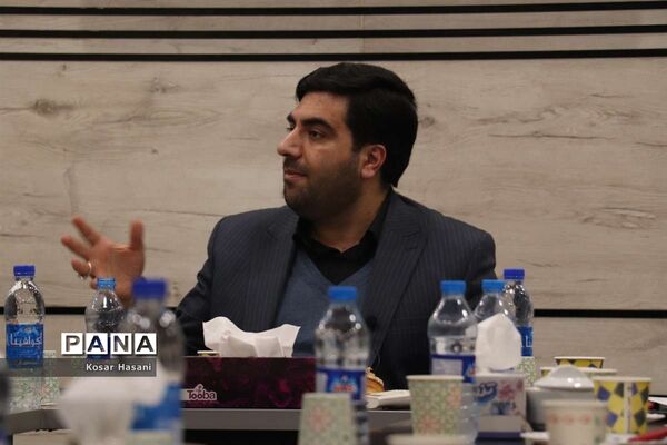 نشست خبری رئیس حوزه هنری انقلاب اسلامی آذربایجان شرقی