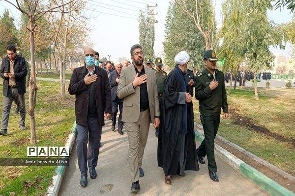 حرکت دسته عزاداری به‌مناسبت شهادت حضرت فاطمه زهرا(س) در شهرستان قرچک