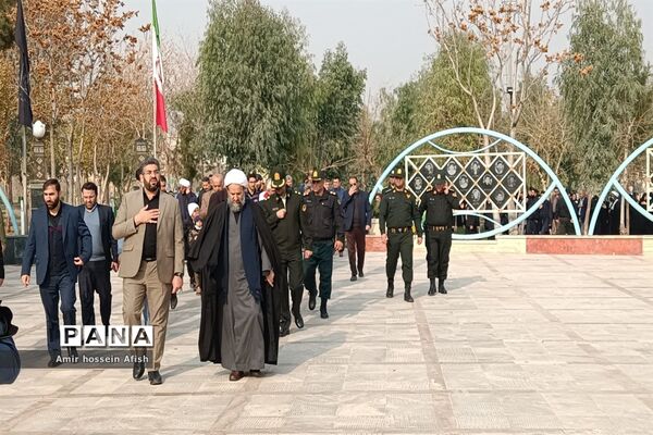 حرکت دسته عزاداری به‌مناسبت شهادت حضرت فاطمه زهرا(س) در شهرستان قرچک