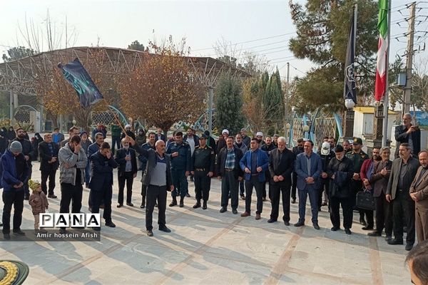 حرکت دسته عزاداری به‌مناسبت شهادت حضرت فاطمه زهرا(س) در شهرستان قرچک